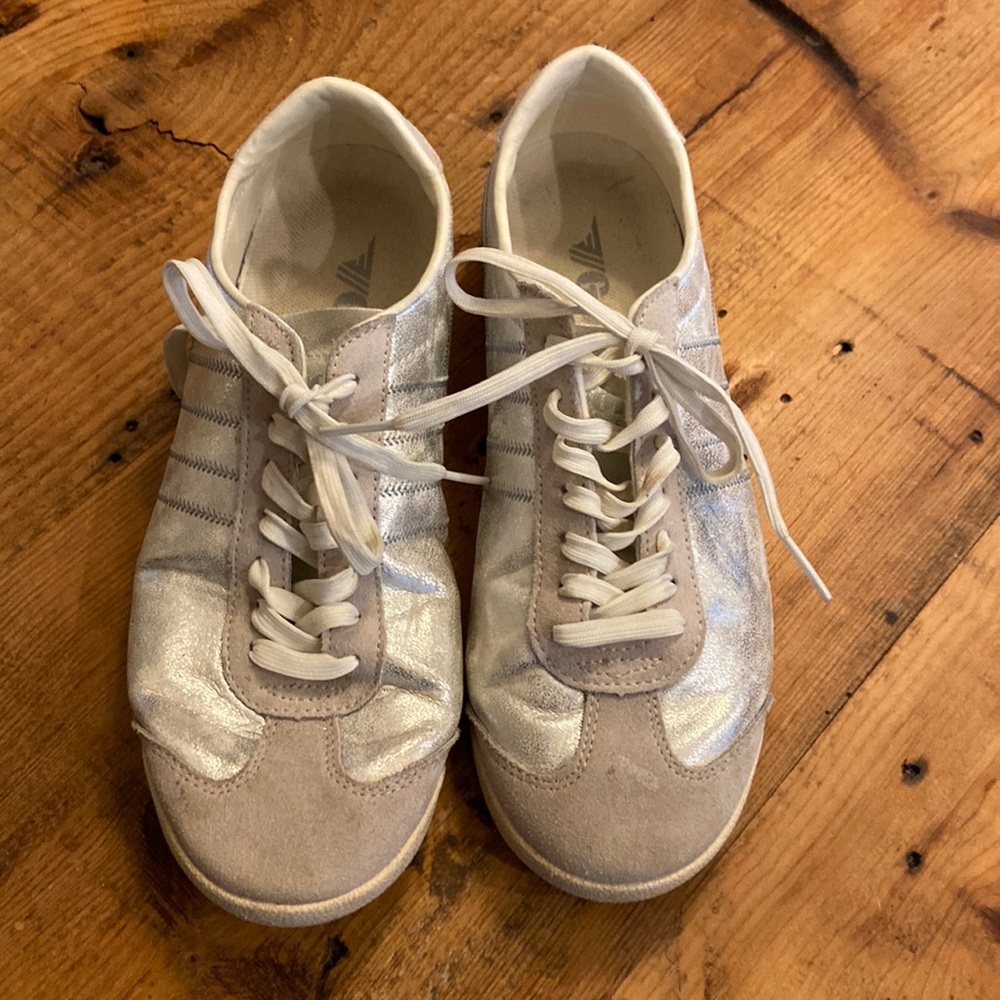 Sz 8 silver Gola Bullet sneakers. Great used condition.